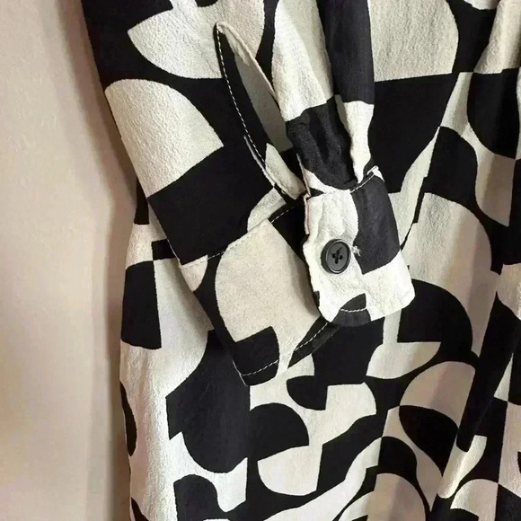 Zara Abstract Women S Black White Long Sleeve Mini Dress-V-Neck Button Front - Picture 3 of 11